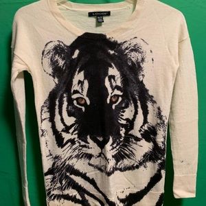 Super cute long sleeved shirt